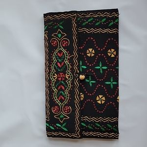 Hand embroidery sustainable clutch